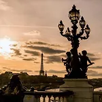 Mate Alain - Champs-elysées Hotel Paris