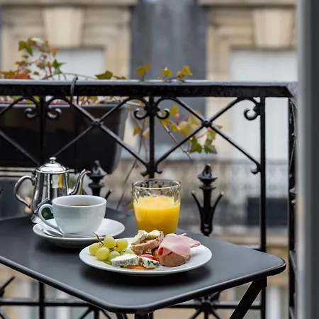 Hotel Mate Alain - Champs-elysées Paris